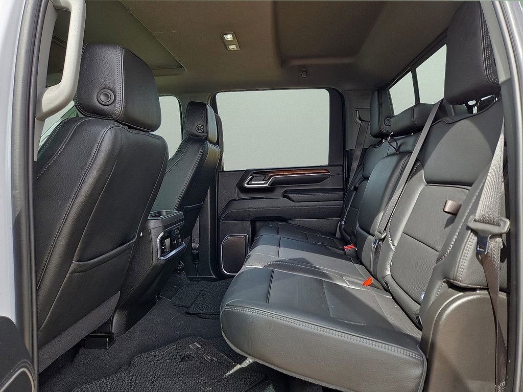 Used 2025 GMC Sierra 3500 Denali w/ Denali Reserve Package image 15