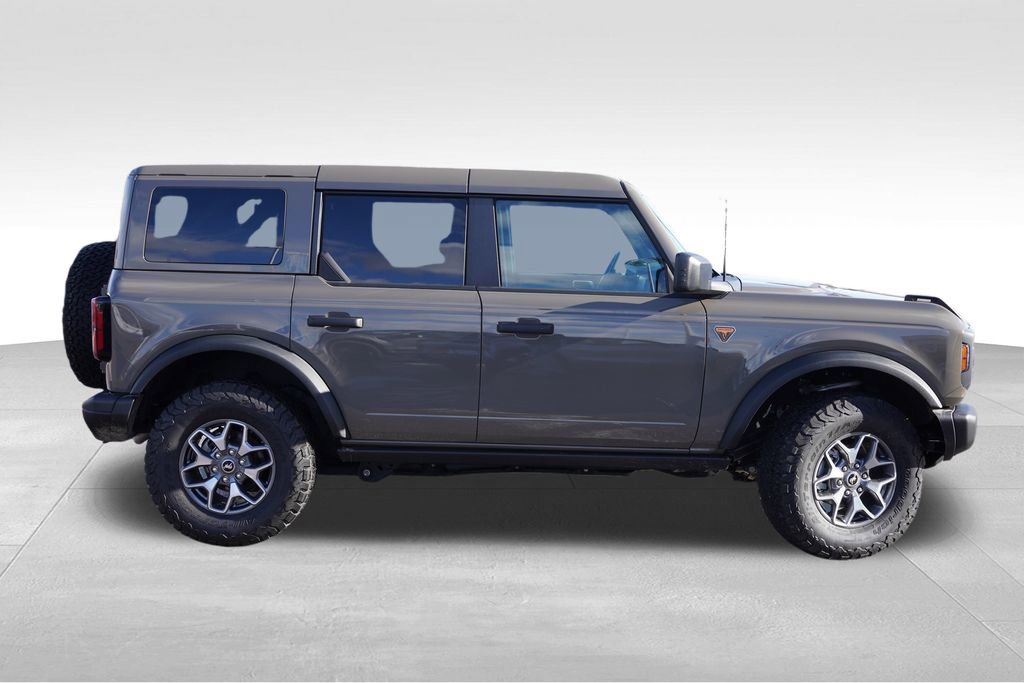 Certified 2025 Ford Bronco Badlands image 3