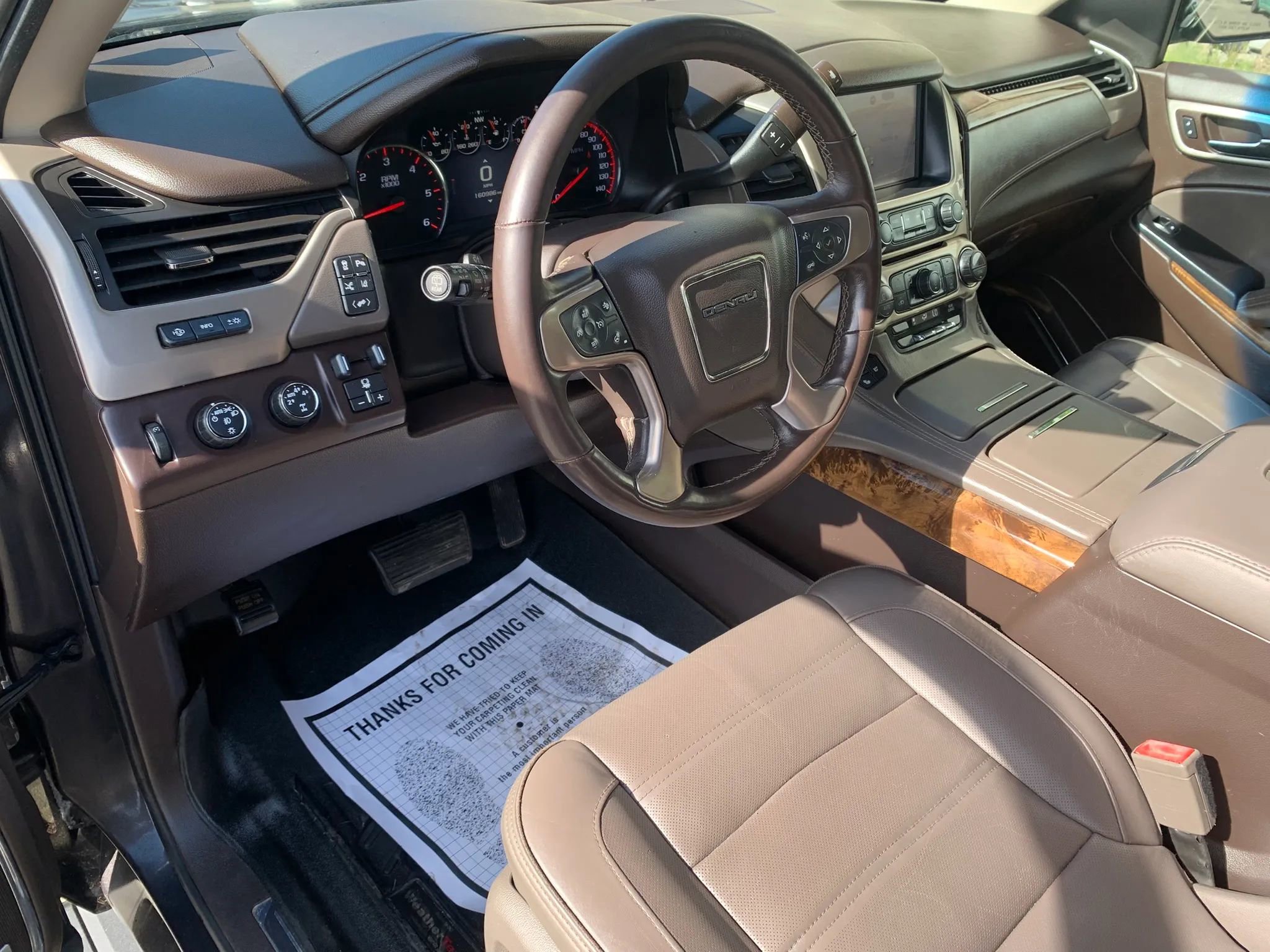 Used 2015 GMC Yukon XL Denali w/ Premium Package AWD/4WD image 9