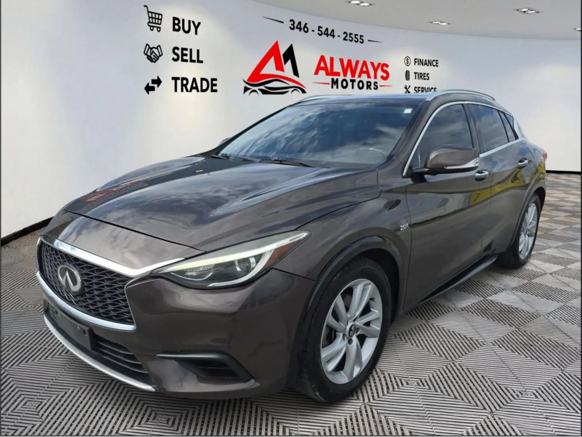 Used 2019 INFINITI QX30 FWD image 2