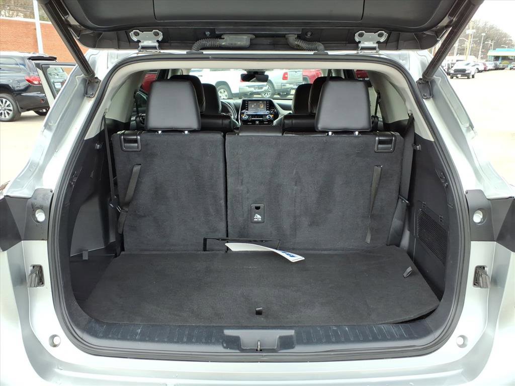 Used 2022 Toyota Highlander XLE image 14