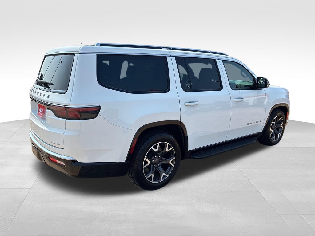 Used 2024 Jeep Wagoneer Series III AWD/4WD image 5