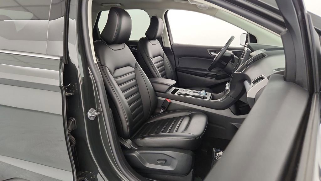Used 2022 Ford Edge SEL image 32