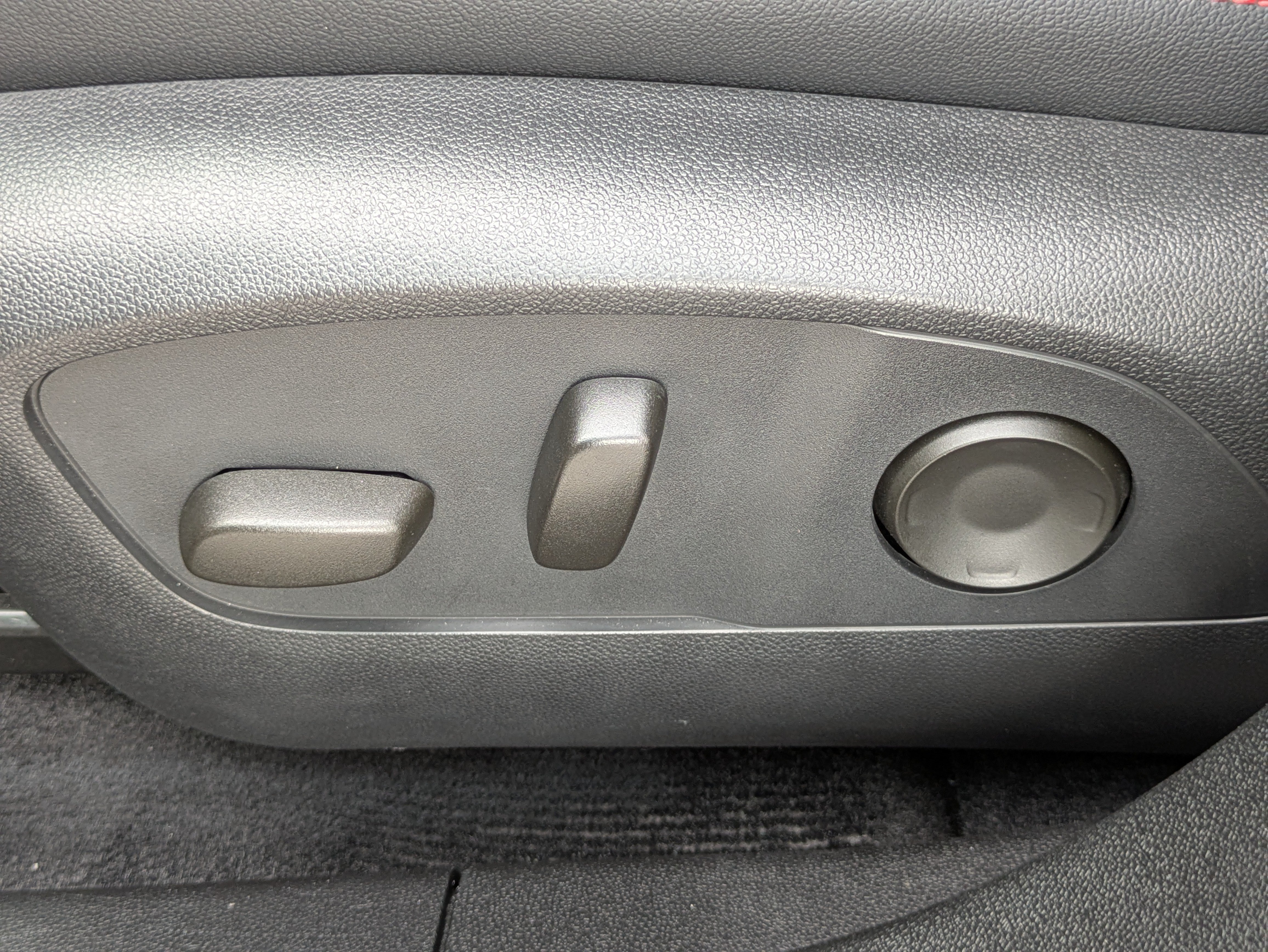 Used 2024 Chevrolet Equinox EV RS FWD image 20