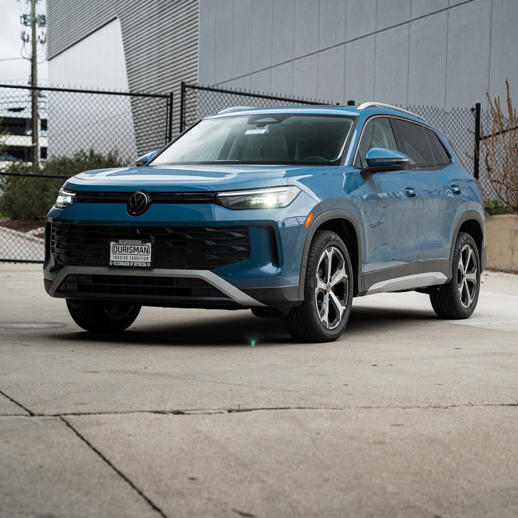 New 2025 Volkswagen Tiguan SE image 4