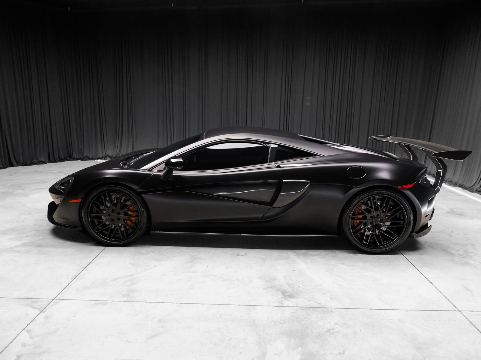 Used 2016 McLaren 570S Coupe RWD image 12