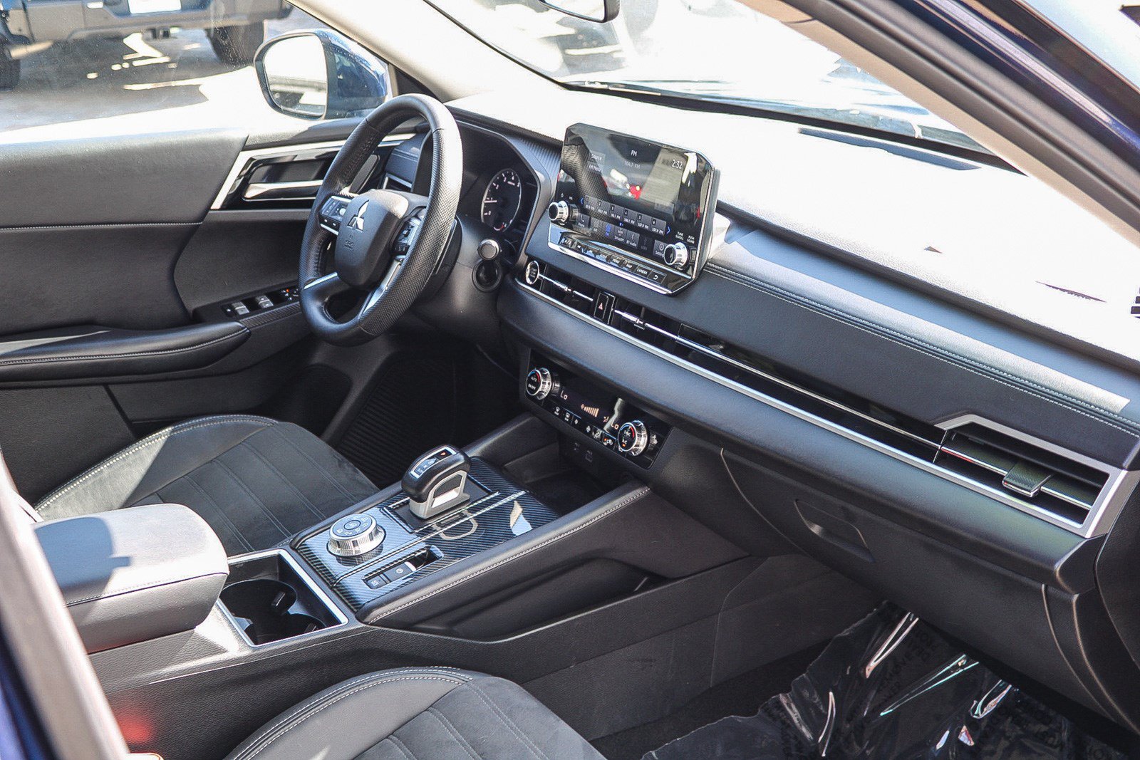 Used 2023 Mitsubishi Outlander SE AWD/4WD image 18