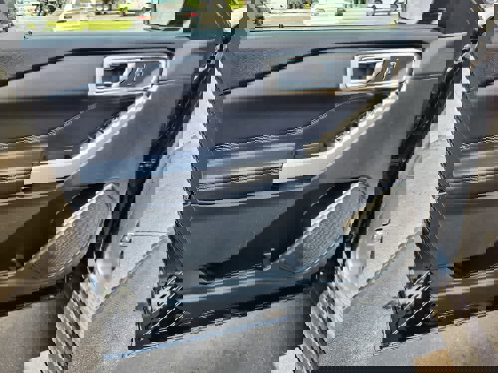 Used 2022 Ford Explorer XLT image 31