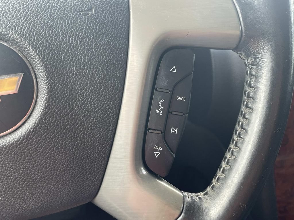 Used 2012 Chevrolet Suburban LS RWD image 23