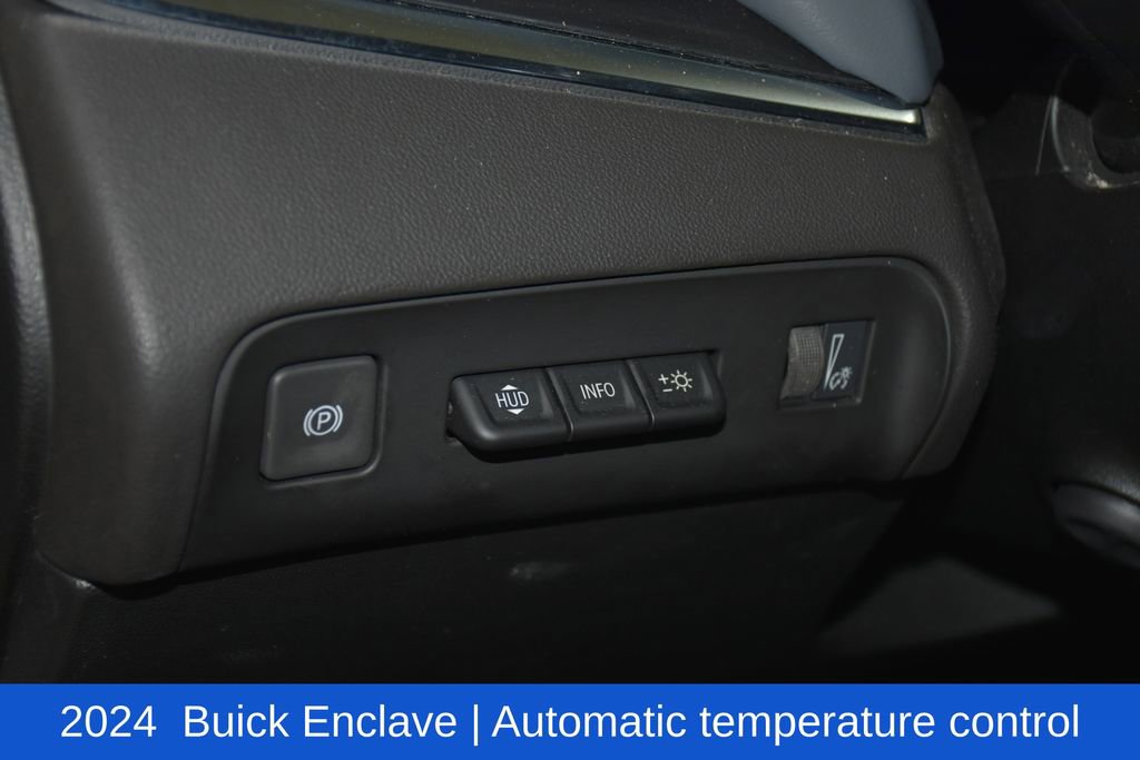 Used 2024 Buick Enclave Premium image 9