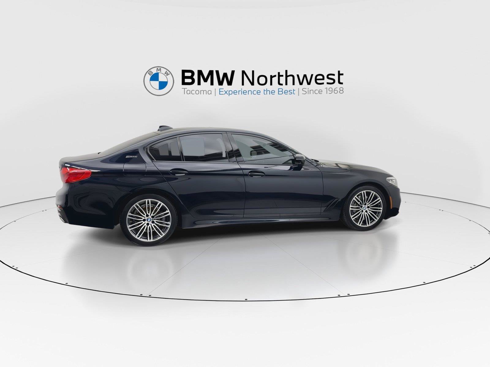Used 2019 BMW 530e w/ M Sport Package RWD image 4