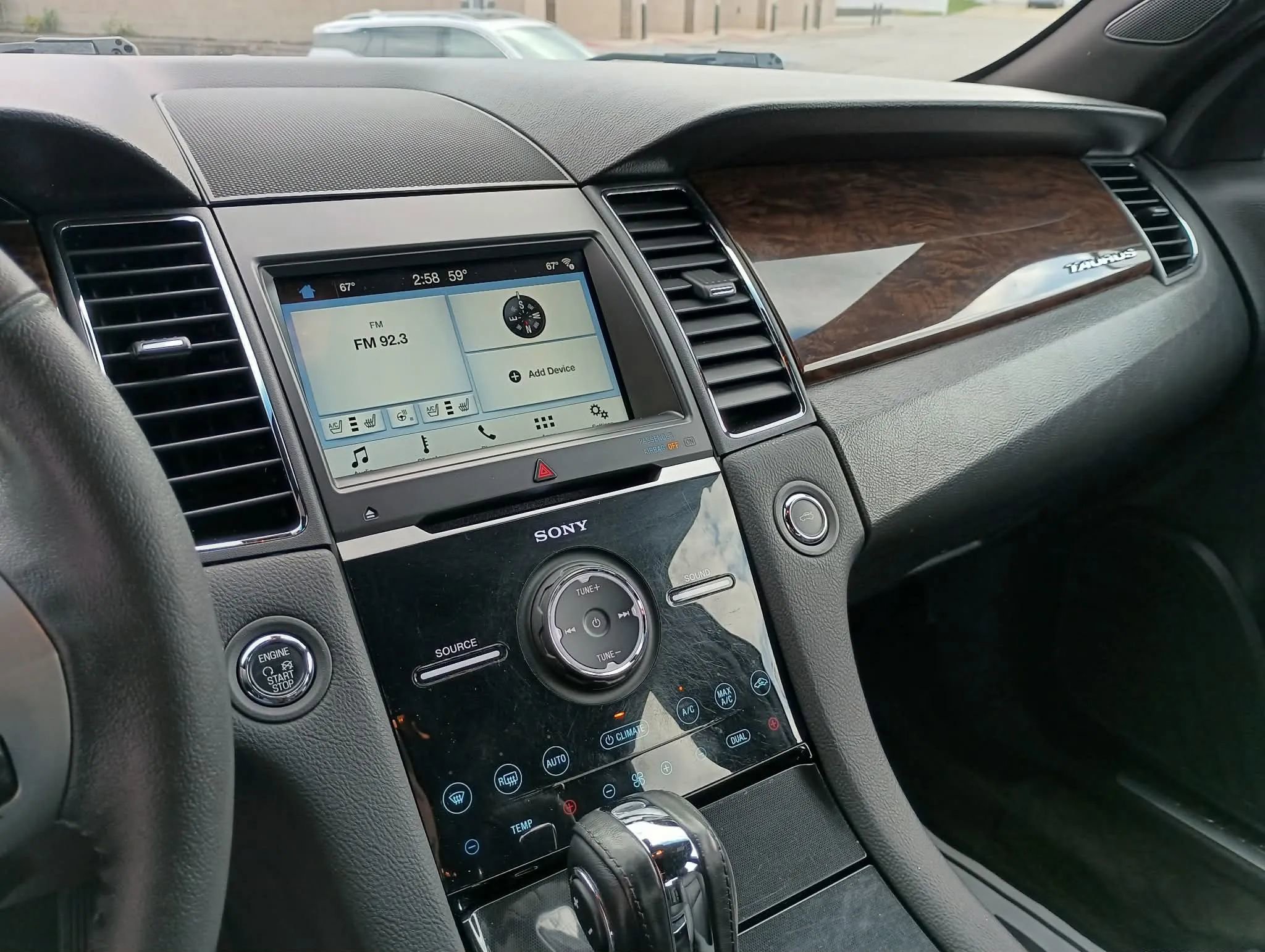 Used 2018 Ford Taurus Limited FWD image 10
