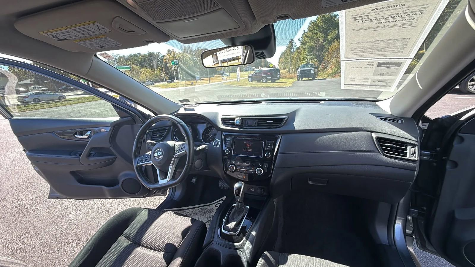 Used 2020 Nissan Rogue SV image 50