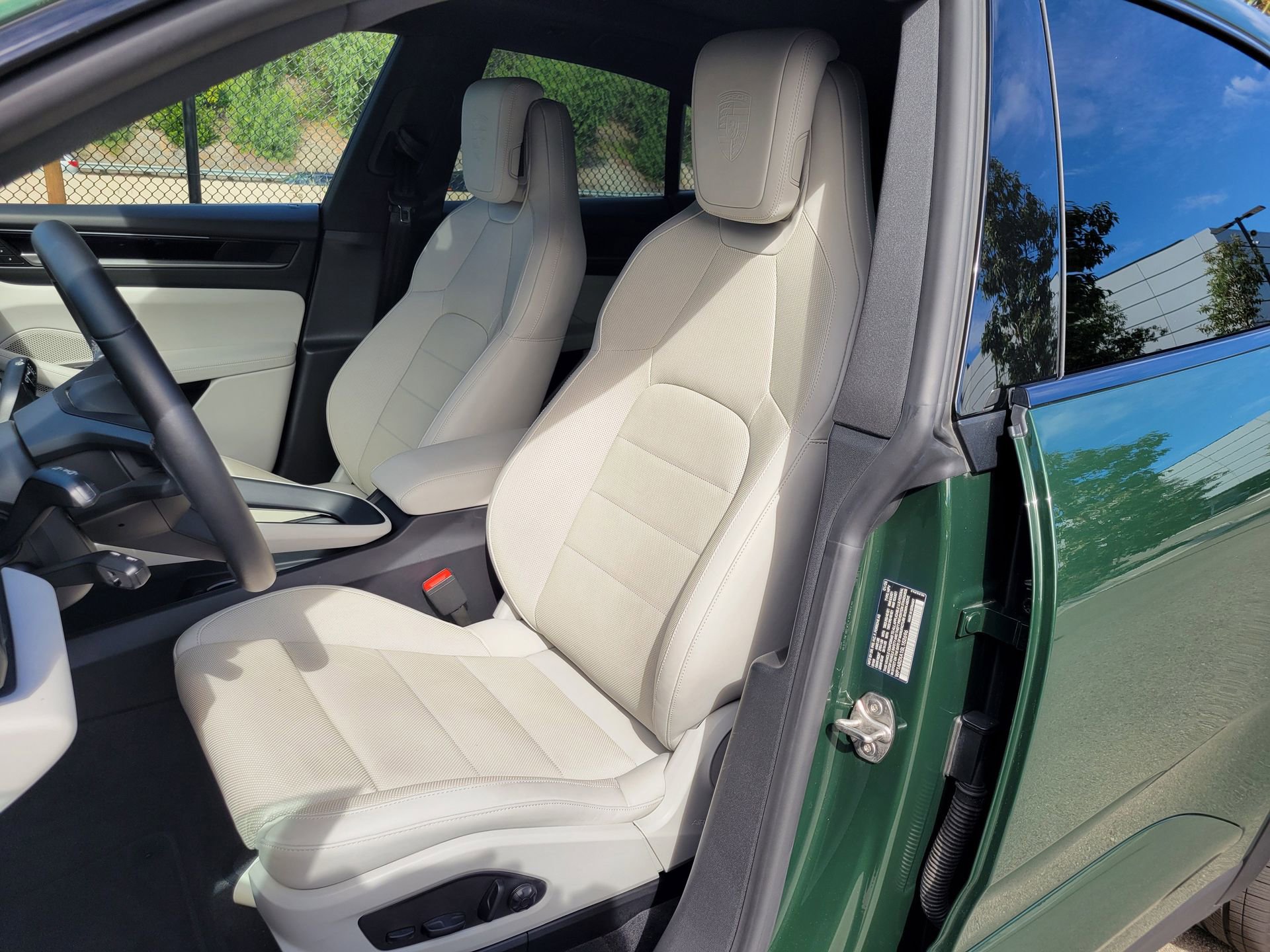 Used 2025 Porsche Macan 4S Electric image 5