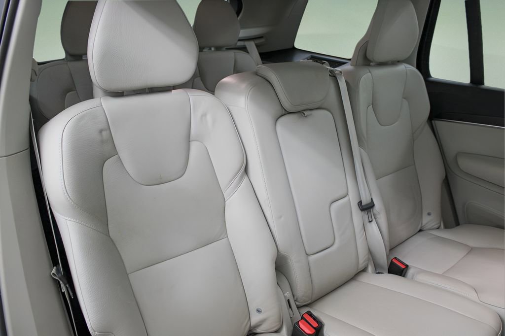 Used 2020 Volvo XC90 T6 Momentum AWD/4WD image 22