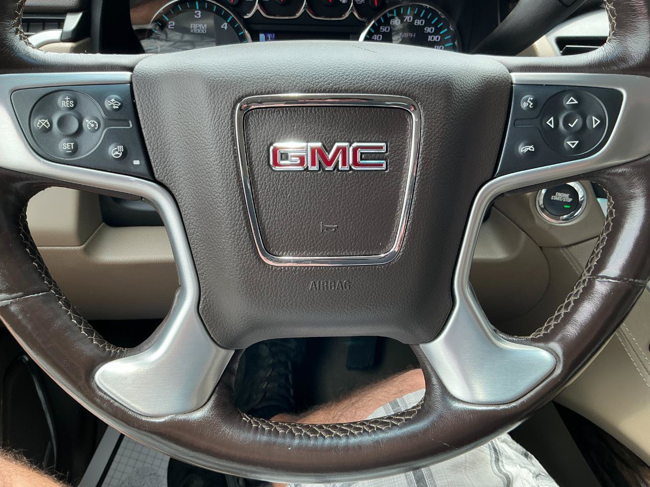 Used 2019 GMC Yukon XL SLT AWD/4WD image 12