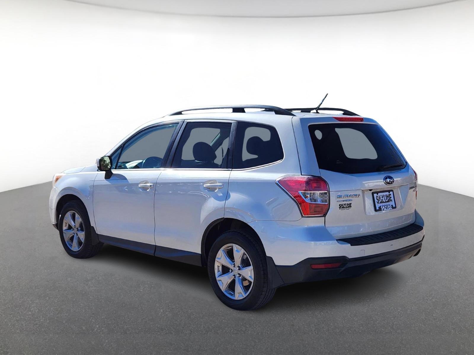 Used 2015 Subaru Forester 2.5i Premium w/ All-Weather Package image 4