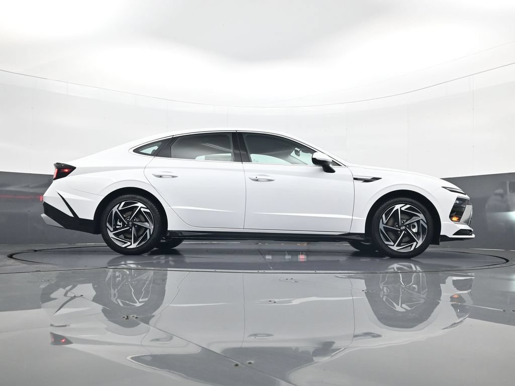 New 2026 Hyundai Sonata SEL FWD image 24