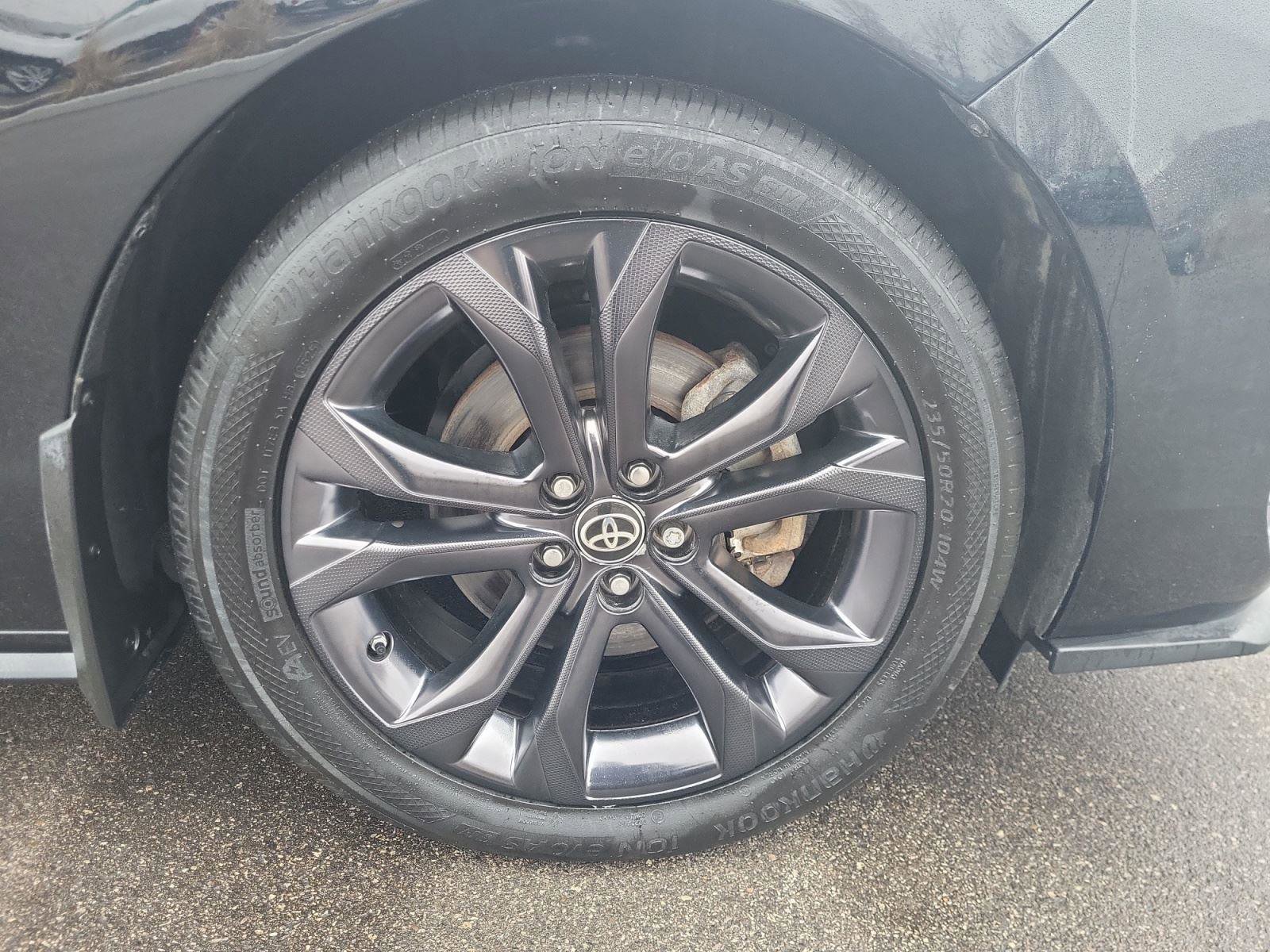 Used 2023 Toyota Sienna XLE image 32