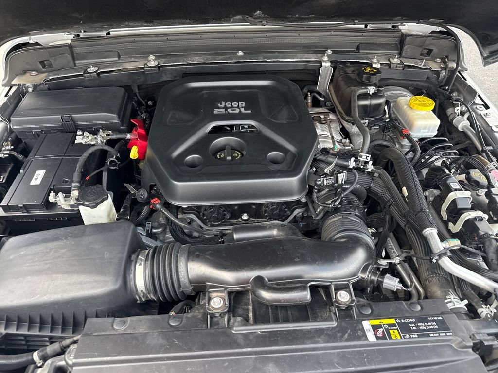 Used 2020 Jeep Wrangler Unlimited Sahara AWD/4WD image 28