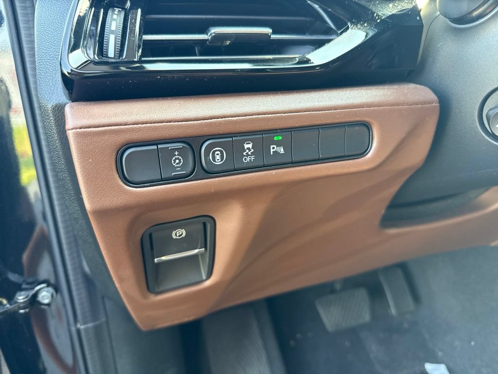 Used 2025 Acura MDX SH-AWD w/ Technology Package image 18