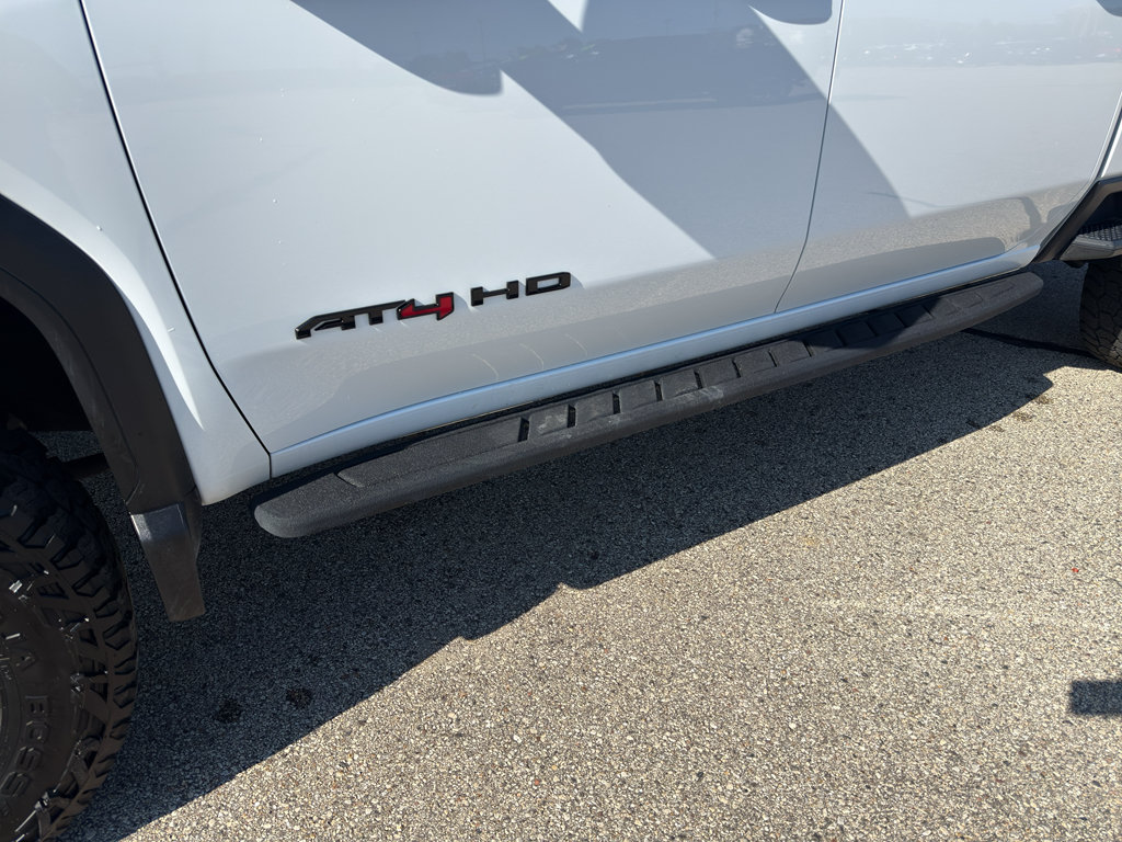 Used 2024 GMC Sierra 2500 AT4 w/ Technology Package AWD/4WD image 11