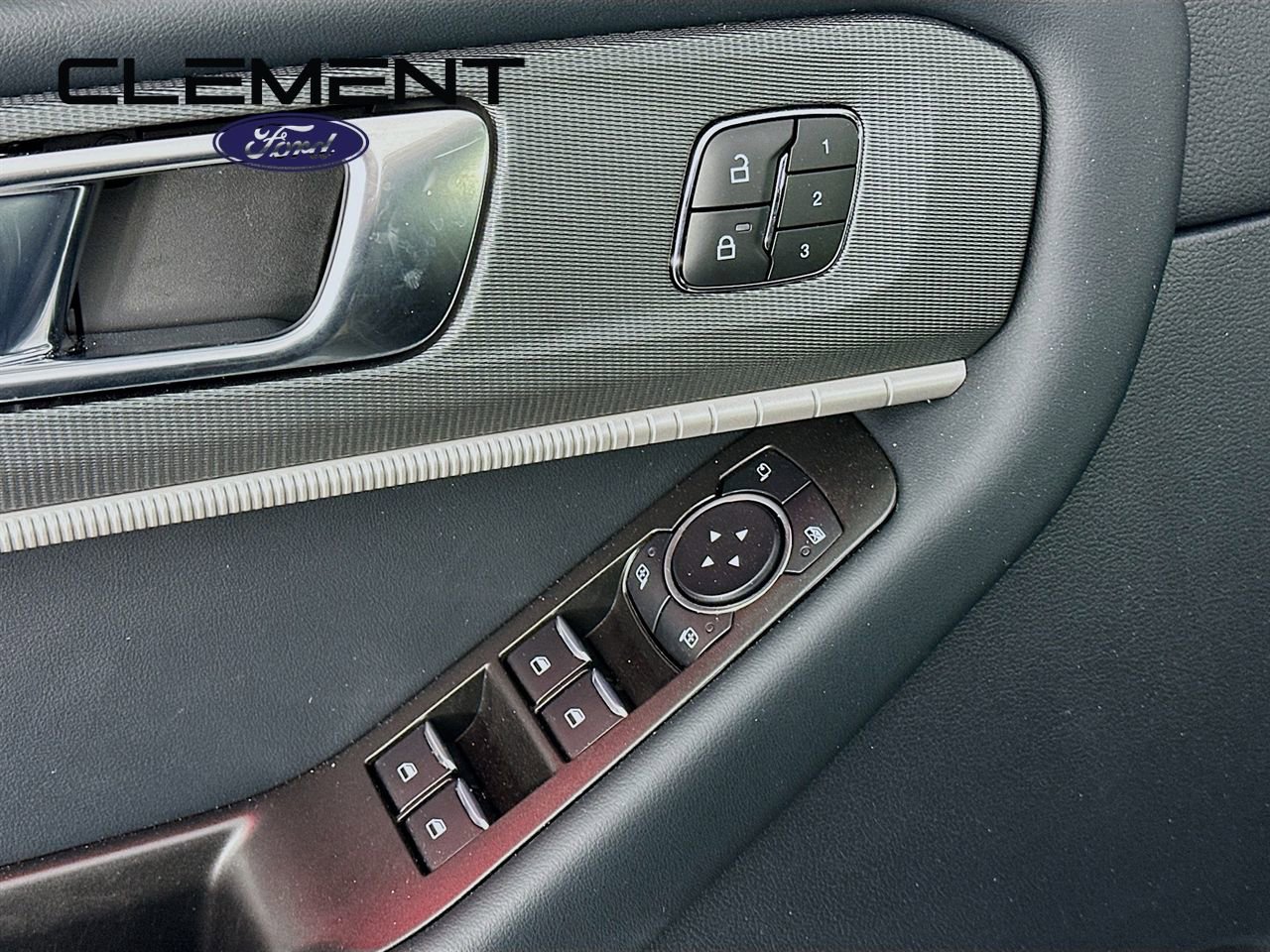 New 2025 Ford Explorer ST-Line w/ Premium Package image 25