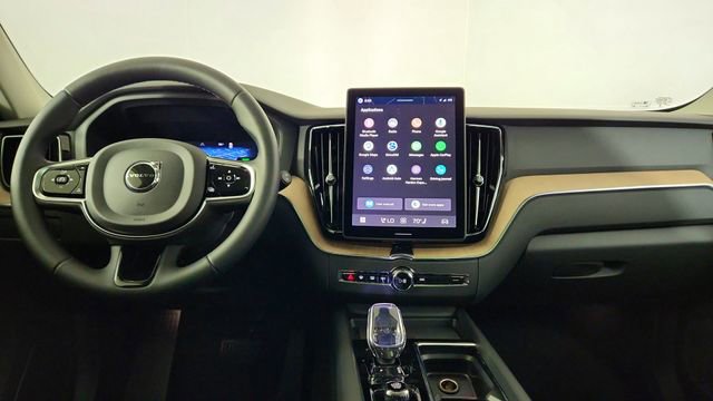 New 2026 Volvo XC60 T8 Plus w/ Climate Package PRO AWD/4WD image 26