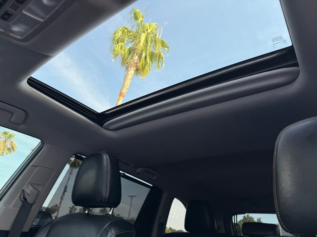 Used 2019 Toyota Highlander Limited AWD/4WD image 2