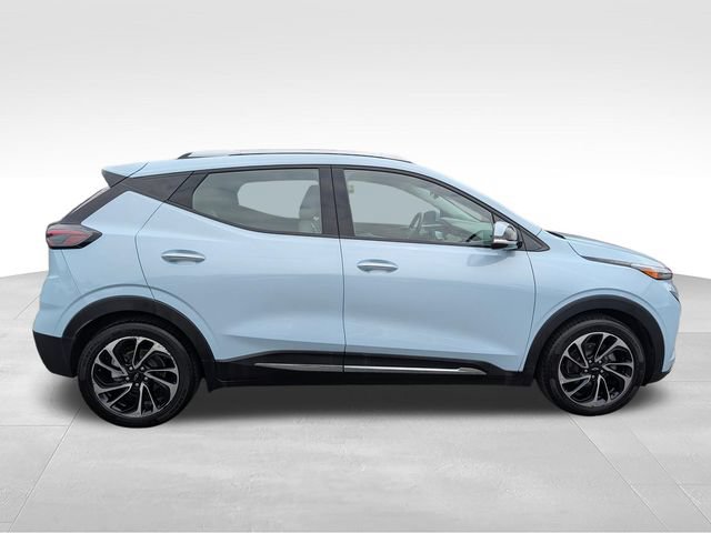 Used 2023 Chevrolet Bolt EUV Premier w/ Sun & Sound Package FWD image 8