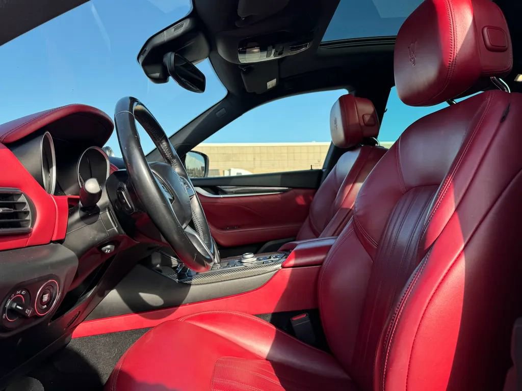 Used 2019 Maserati Levante GranLusso image 8