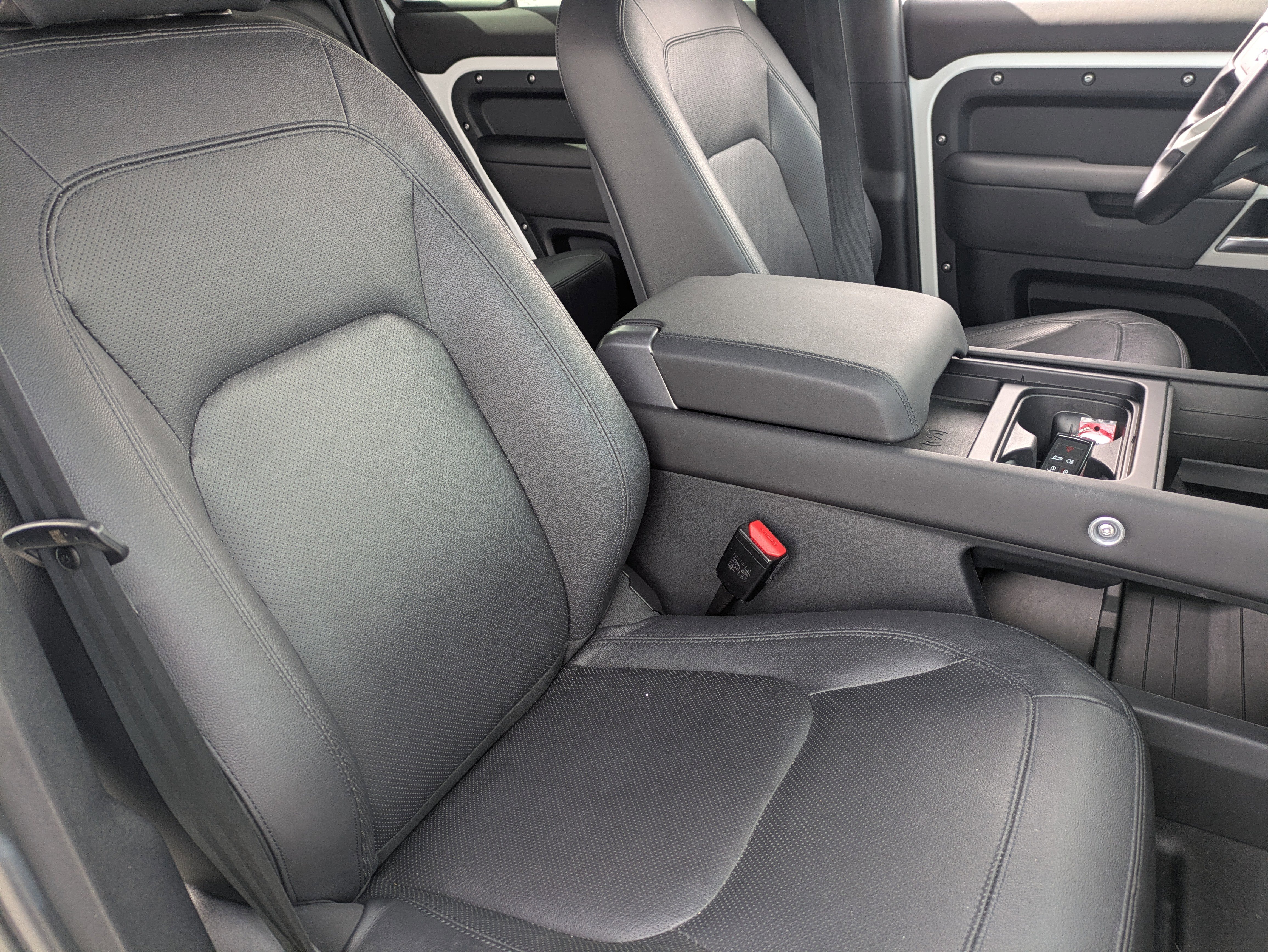 Used 2024 Land Rover Defender 110 S image 11