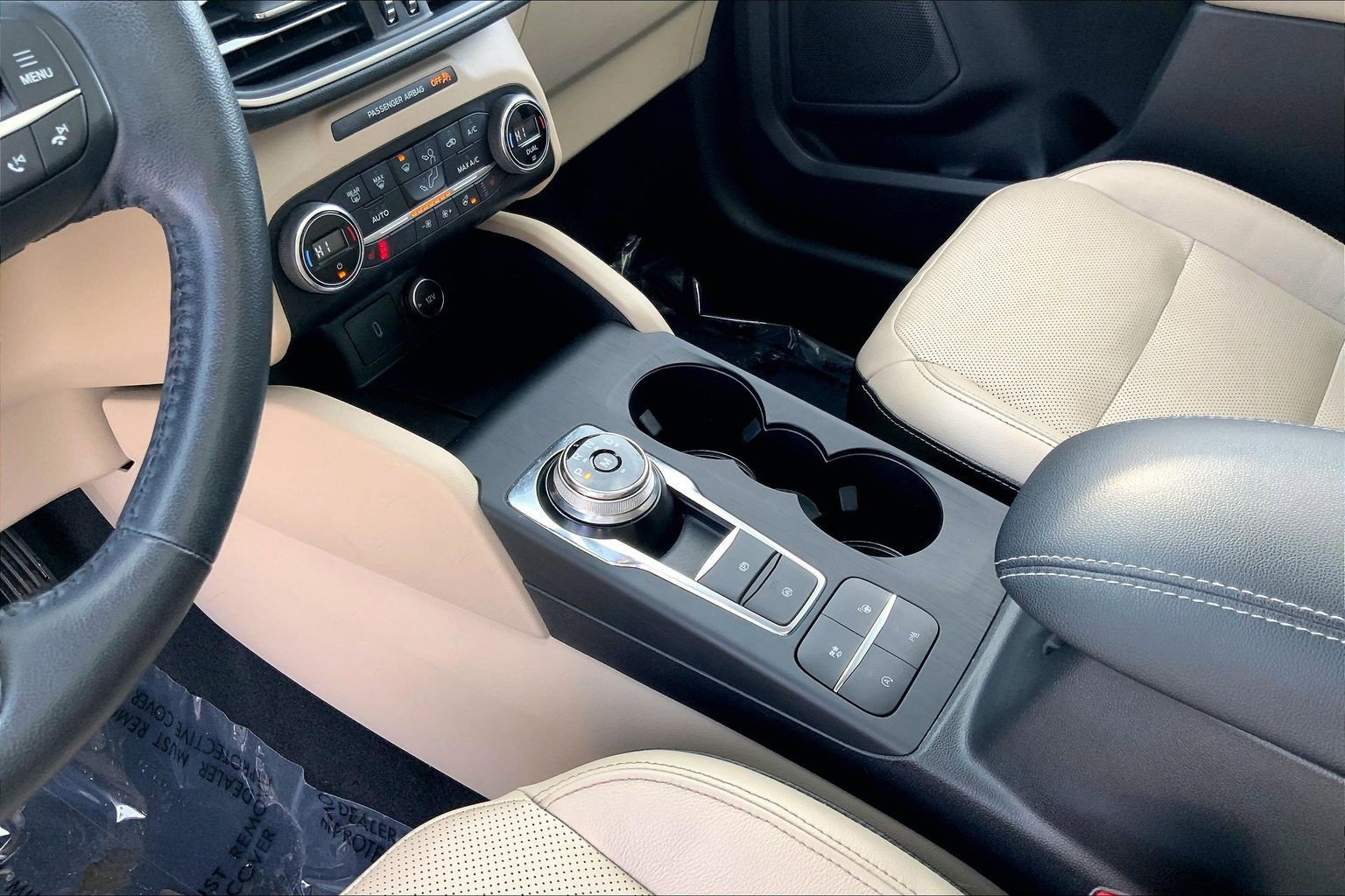 Used 2020 Ford Escape Titanium image 14