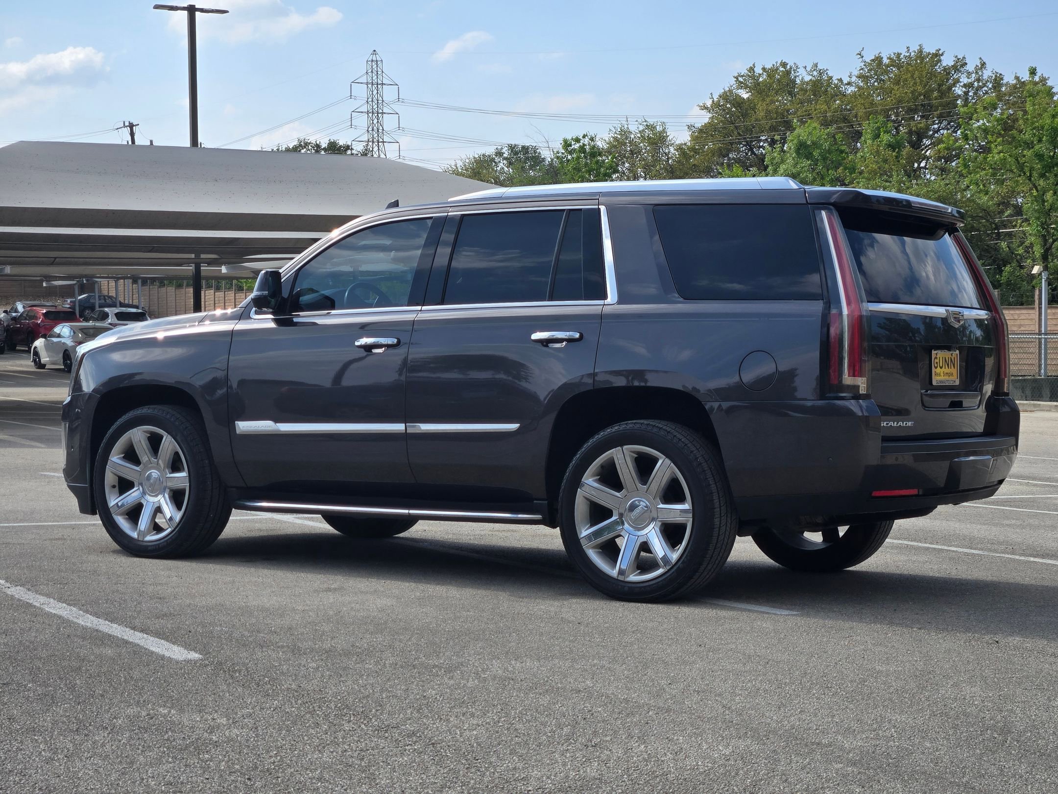 Used 2018 Cadillac Escalade Luxury image 5