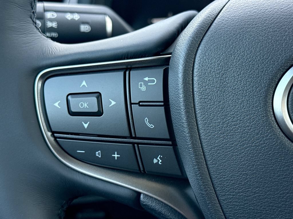 New 2026 Lexus UX 300h FWD image 26