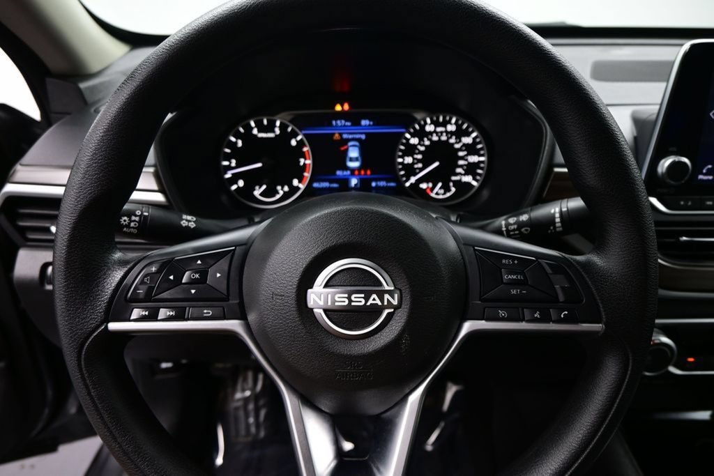 Used 2024 Nissan Altima 2.5 SV FWD image 17