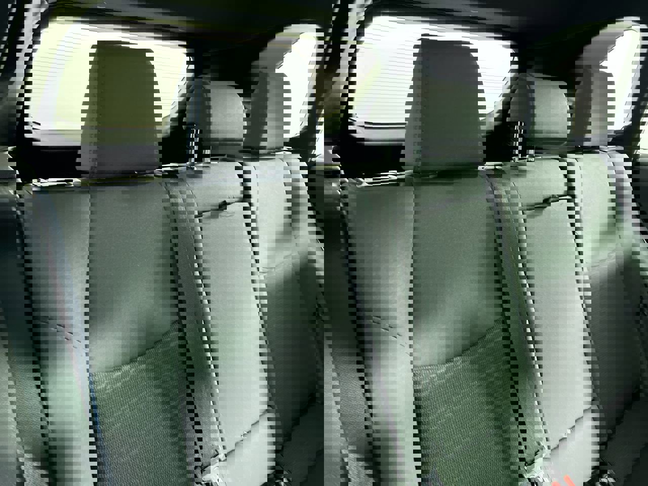 Used 2023 Toyota RAV4 SE image 31