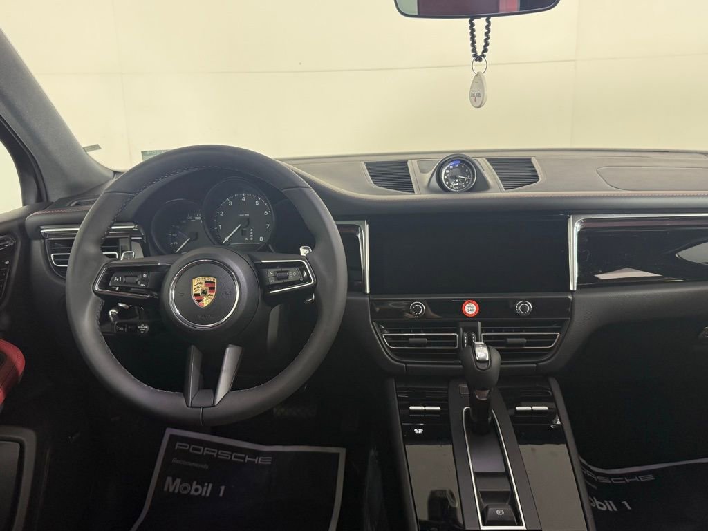 New 2026 Porsche Macan image 22