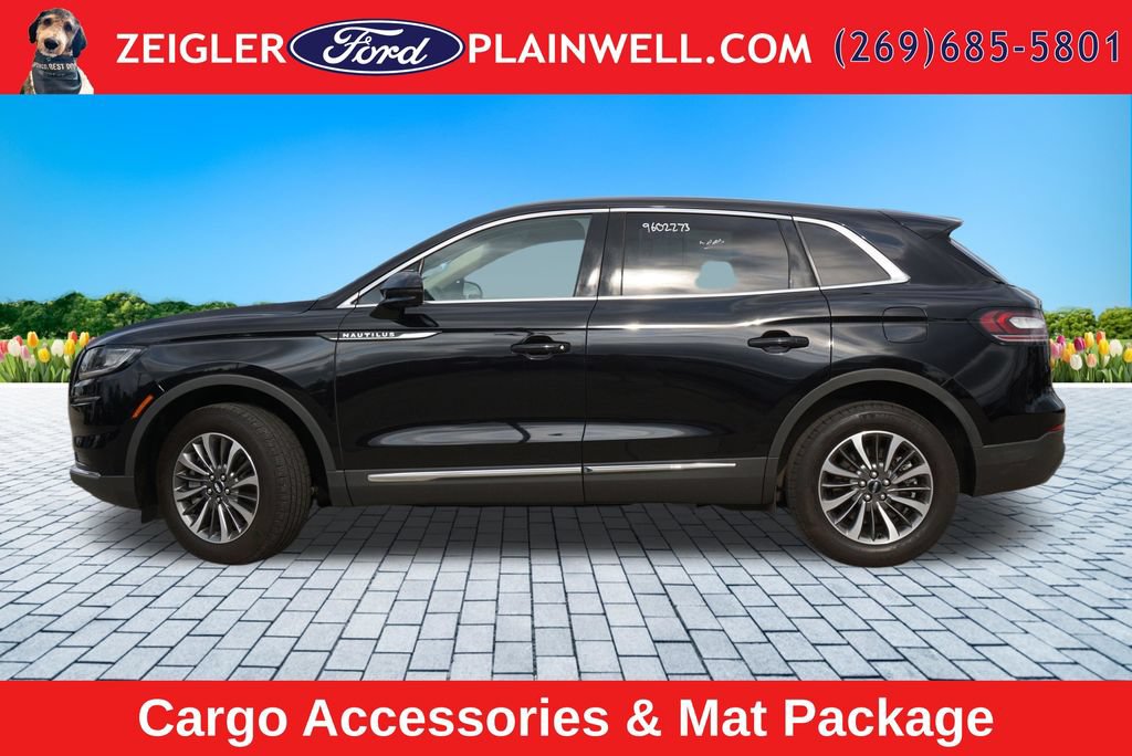 Used 2022 Lincoln Nautilus AWD w/ Premium Package image 2