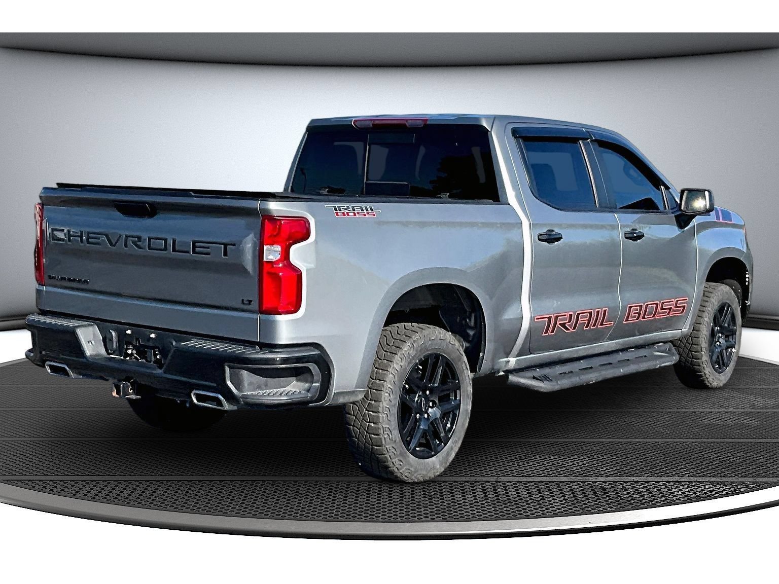 Used 2025 Chevrolet Silverado 1500 LT Trail Boss w/ Convenience Package II AWD/4WD image 18