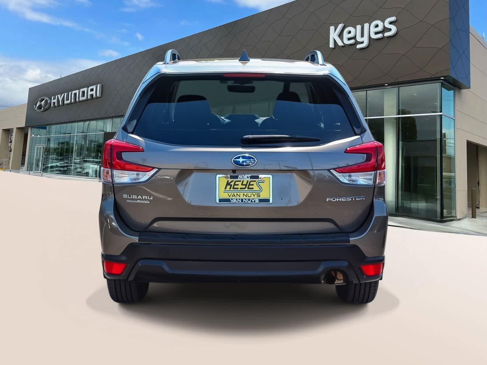 Used 2020 Subaru Forester Premium AWD/4WD image 6