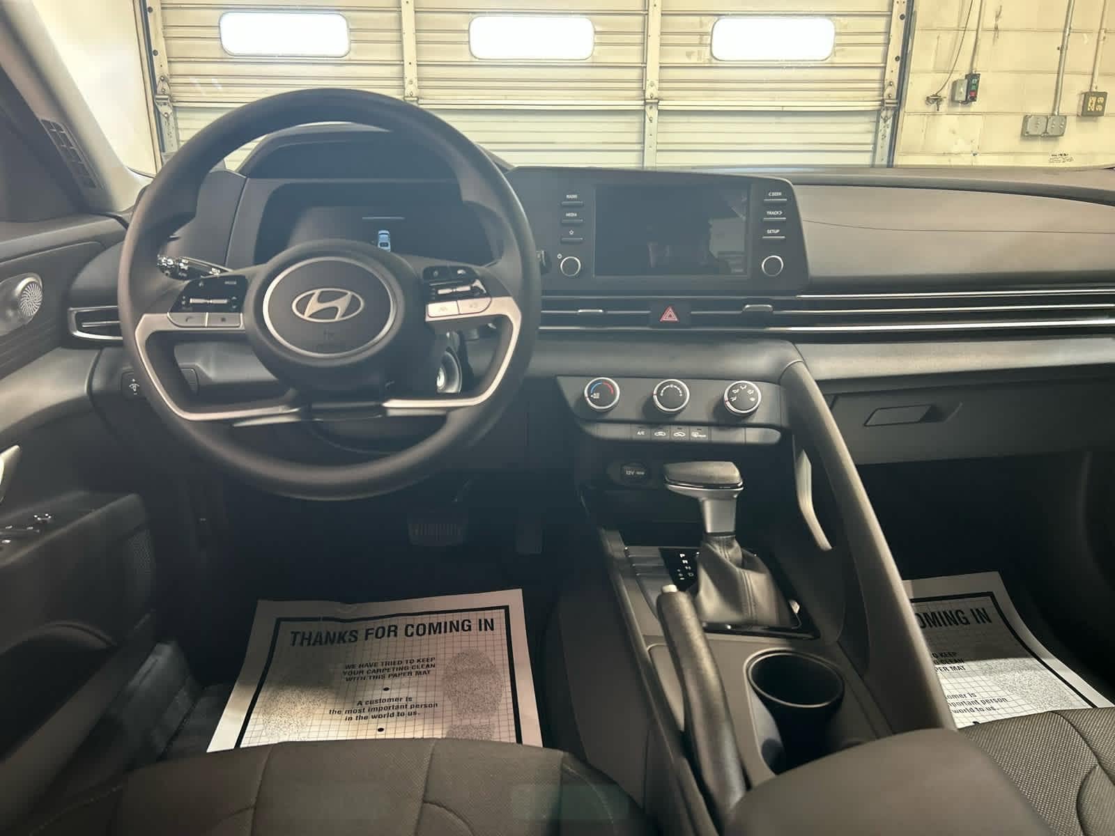 New 2026 Hyundai Elantra SE FWD image 4