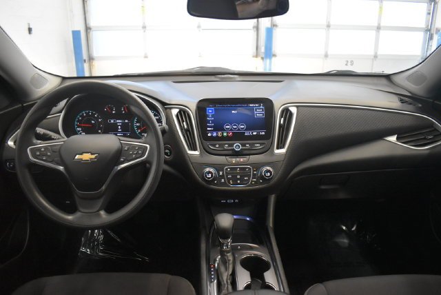 Used 2022 Chevrolet Malibu LT FWD image 5