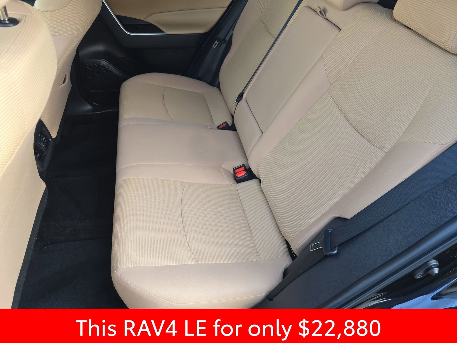 Used 2022 Toyota RAV4 LE image 18