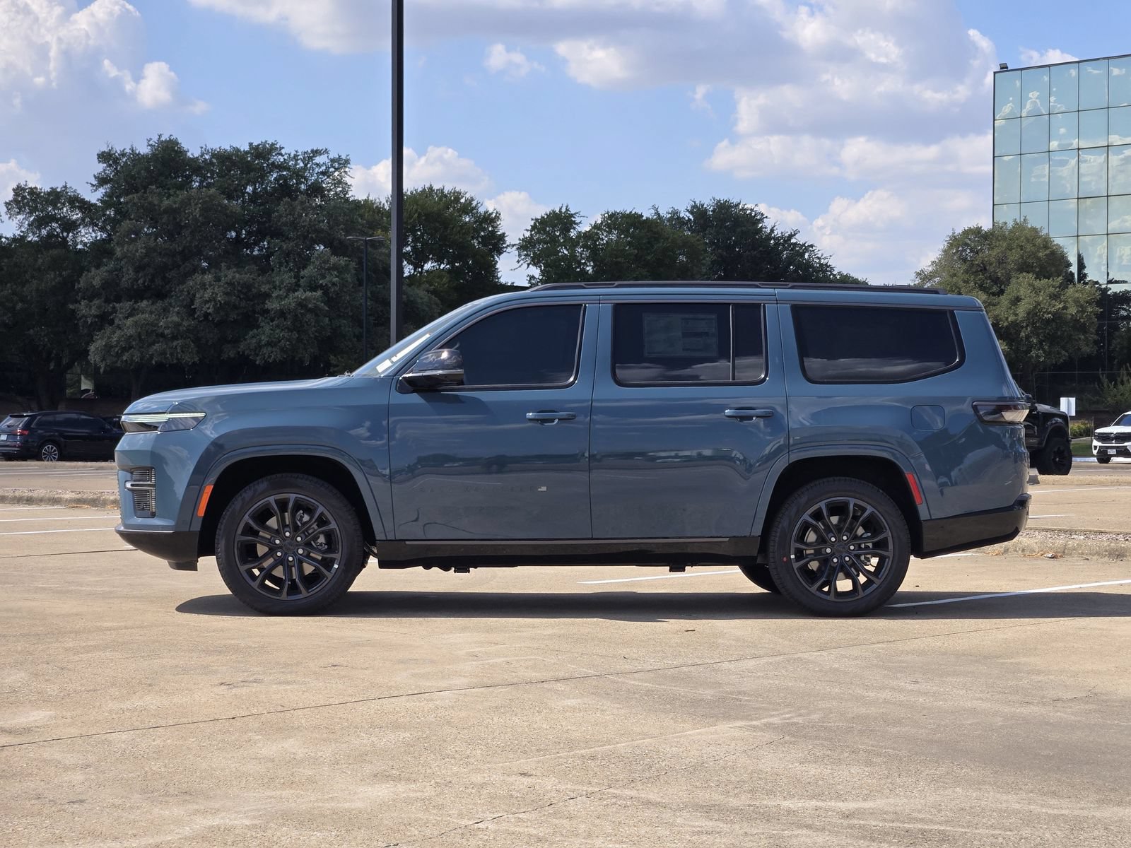 New 2026 Jeep Grand Wagoneer Summit AWD/4WD image 3