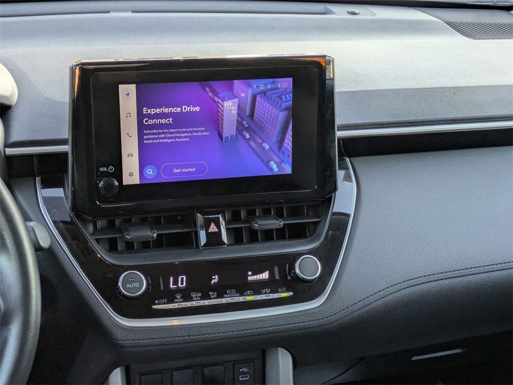 Used 2025 Toyota Corolla Cross LE image 17