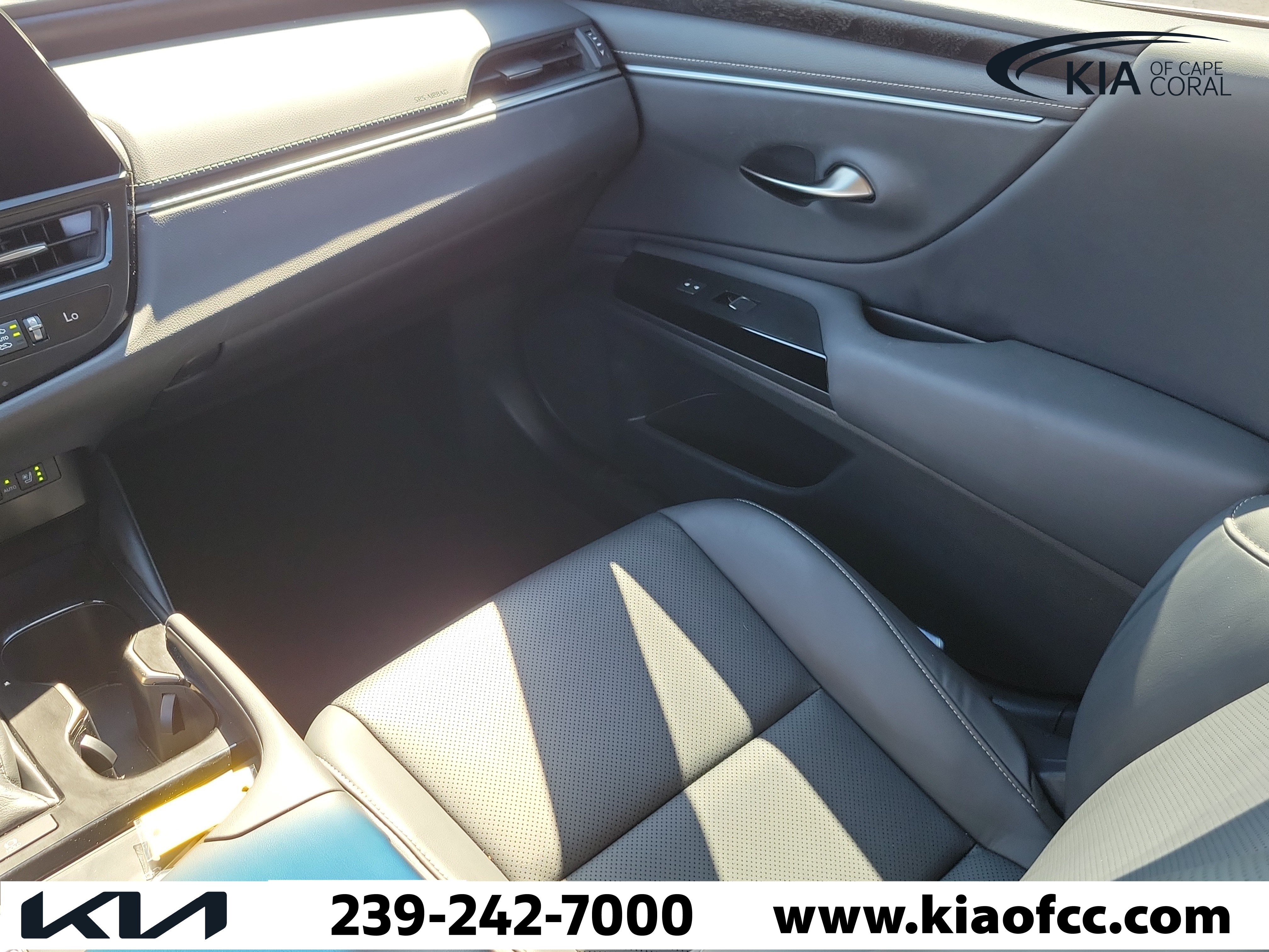 Used 2024 Lexus ES 350 w/ Premium Package FWD image 17