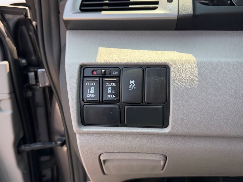 Used 2016 Honda Odyssey SE image 31