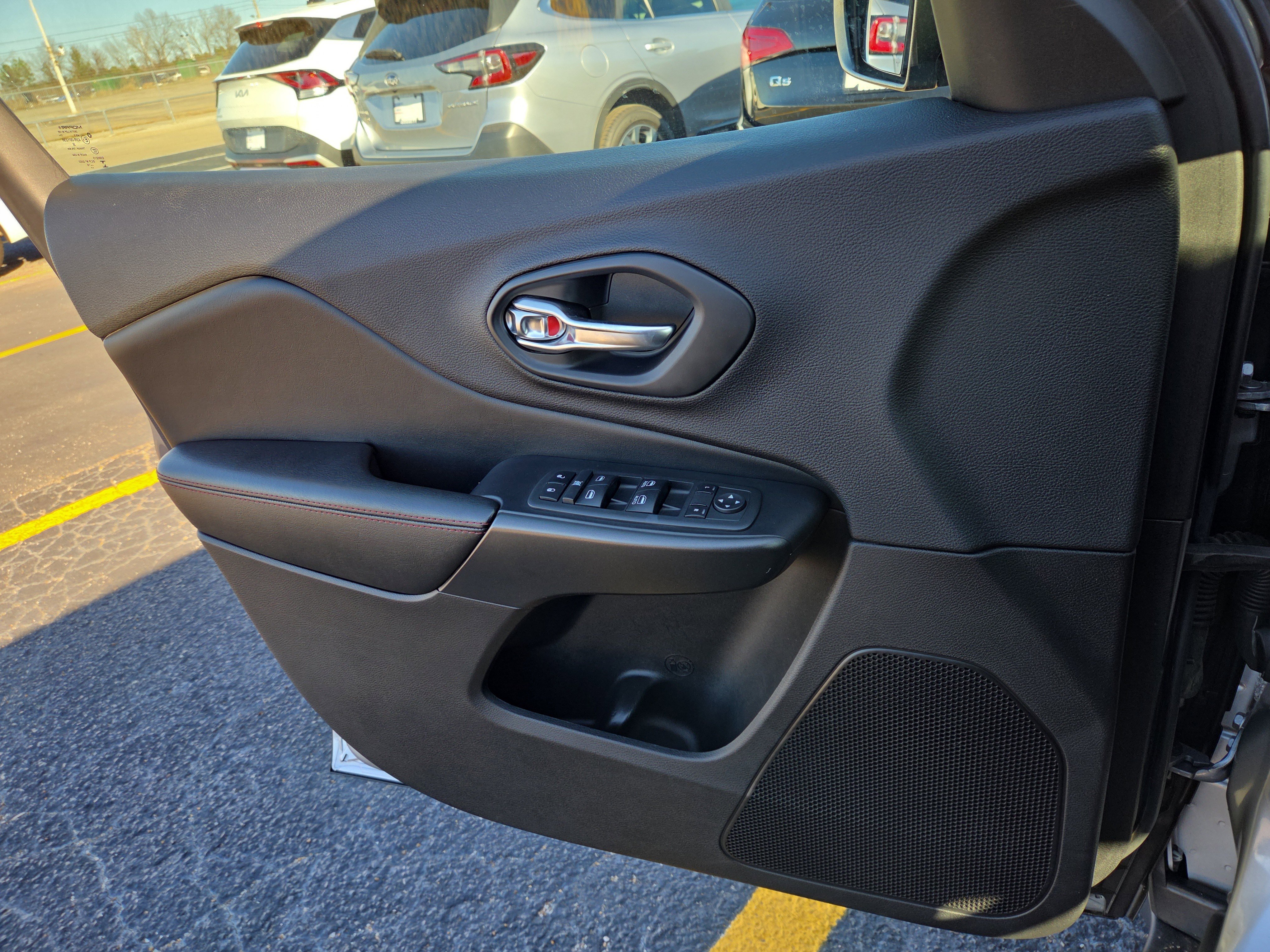 Certified 2020 Jeep Cherokee Trailhawk w/ Comfort/Convenience Group image 10