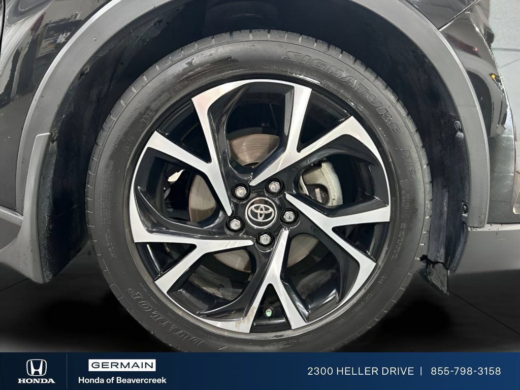 Used 2019 Toyota C-HR XLE FWD image 28